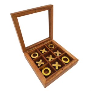 Tic-Tac-Toe puulaatikossa, jossa on lasikansi - DNU-004