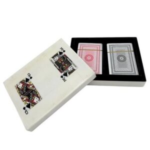 Kaksi korttipakkaa hartsilaatikossa - G1220A